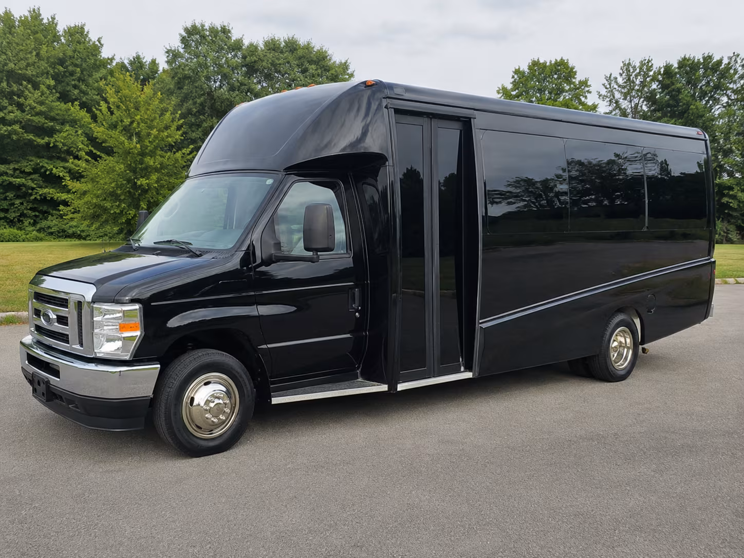 secure transportation for your next wedding 2